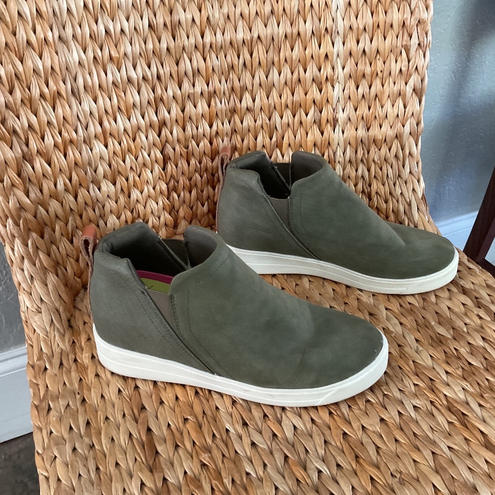 Rylan green suede slip-on sneakers